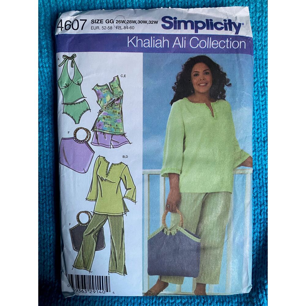 Simplicity sewing pattern  4607 pants top halter top bag shorts